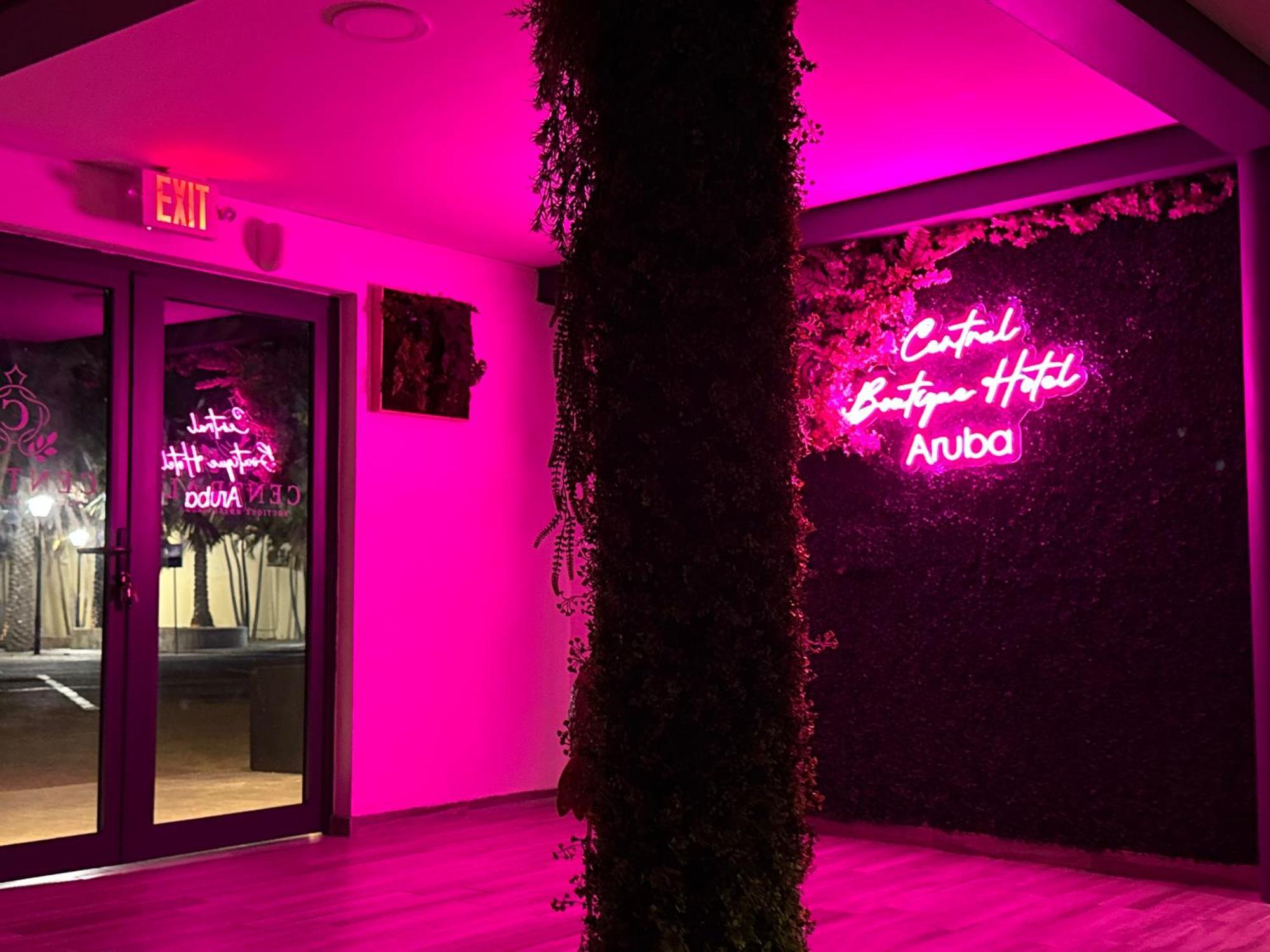 Central Boutique Hotel 오란제스타트 외부 사진
